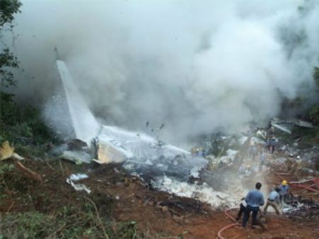 ಮಂಗಳೂರು ವಿಮಾನ ದುರಂತದಲ್ಲಿ ಮಡಿದವರಿಗೆ ಸ್ಮಾರಕ