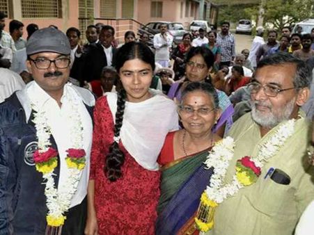 ಚಿಕ್ಕಮಗಳೂರಿನಲ್ಲಿ ಇಬ್ಬರು ನಕ್ಸಲರ ಶರಣಾಗತಿ
