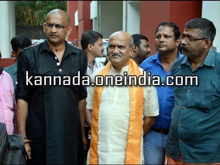 'ಮಹಾತ್ಮಾ ಗಾಂಧೀಜಿಯಂತೆ ಗೋಡ್ಸೆ ಕೂಡಾ ದೇಶಭಕ್ತ'