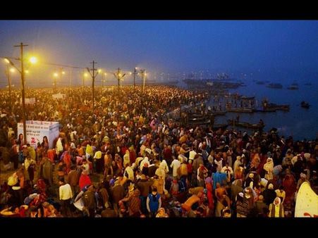 ಚಿತ್ರ ಸುದ್ದಿ: ದಲೈಲಾಮಾ ಭೇಟಿ, ಸೈನಿಕರ ಕಸರತ್ತು