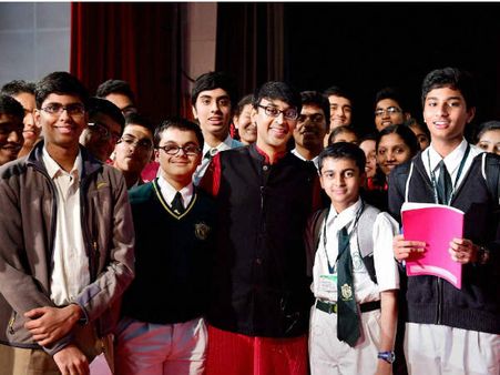 ದೇಶದಲ್ಲಿ ನಡೆದ ವಿವಿಧ ಘಟನಾವಳಿಗಳ ಪಕ್ಷಿನೋಟ