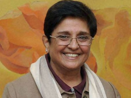 ರಾತ್ರಿ ವೇಳೆ ಕಿರಣ್ ಬೇಡಿಯಿಂದ ಮಹಿಳಾ ಸುರಕ್ಷತೆಯ ರಿಯಾಲಿಟಿ ಚೆಕ್