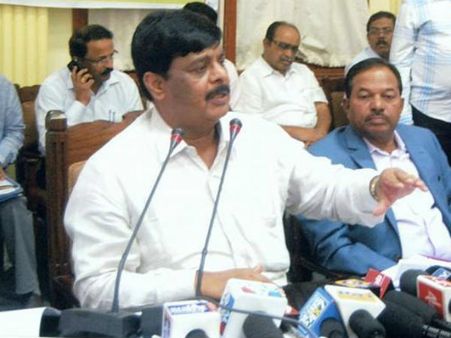 'ಮುಖ್ಯಮಂತ್ರಿ ಸ್ಥಾನ ಸಂತೆಯಲ್ಲಿ ಬದನೆಕಾಯಿ ಕೊಂಡಂತಲ್ಲ'