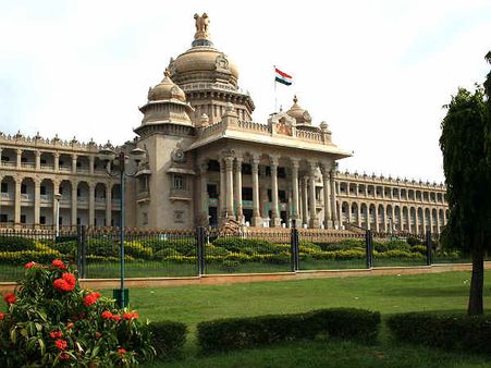 ಕನ್ನಡ ಮಾಧ್ಯಮ ಮಸೂದೆಗೆ ರಾಜ್ಯ ಕ್ಯಾಬಿನೆಟ್ ಒಪ್ಪಿಗೆ