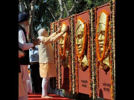 ಚಿತ್ರಗಳಲ್ಲಿ: ವೀರ ಸೇನಾನಿ ಭಗತ್ ಸಿಂಗ್ ಗೆ ನಮನ