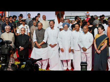 ಚಿತ್ರಗಳಲ್ಲಿ: ದೇಶಾದ್ಯಂತ ಸಂವಿಧಾನ ಶಿಲ್ಪಿಗೆ ನಮನ