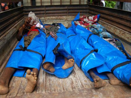 ಎಣ್ಣೆ ಏಟಿನಲ್ಲಿ ಮಗು ಸೇರಿ ಐವರನ್ನು ಕೊಚ್ಚಿದ ದುಷ್ಕರ್ಮಿ