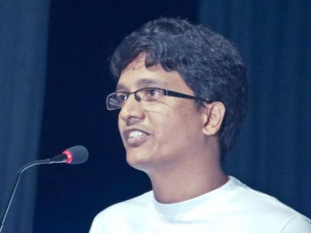 ಕನ್ನಡಿಗರೇ ಒಳಜಗಳ ಬಿಡಿ, ಕರ್ನಾಟಕವೊಂದೇ ಪುಸ್ತಕ ಓದಿ