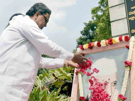 ಚಿತ್ರಗಳಲ್ಲಿ: ನೆಹರೂಗೆ ನಮನ, ಕೋರ್ಟ್ ಗೆ ಸನ್ನಿ ಲಿಯೋನ್