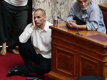 ದಿವಾಳಿಯತ್ತ ಗ್ರೀಸ್ : ಎಟಿಎಂನಲ್ಲಿ ಹಣ ಇಲ್ಲ, ಬ್ಯಾಂಕ್ ತೆರೆದಿಲ್ಲ