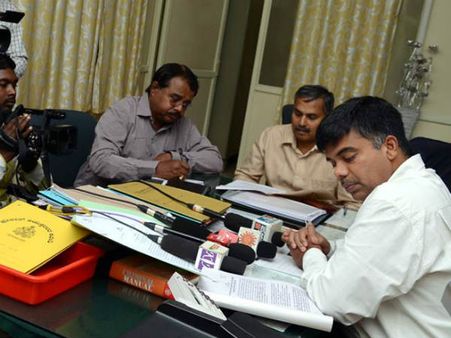 ನಿಮ್ಮ ಹೆಸರಲ್ಲೂ ನಕಲಿ ಸಿಮ್ ಕಾರ್ಡ್ ತಗೊಂಡಿರಬಹುದು!