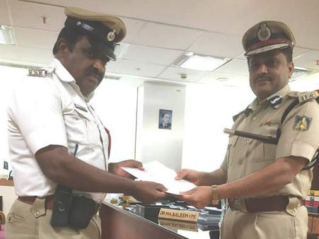 ಕರ್ತವ್ಯಪ್ರಜ್ಞೆ ಮೆರೆದ ಸಂಚಾರಿ ಪೊಲೀಸರಿಗೆ ಶಭಾಶ್‌ಗಿರಿ