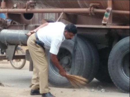 ಮರಳು ಗುಡಿಸುವ ಜಾಲಹಳ್ಳಿ ಪೊಲೀಸ್ ಗೊಂದು ಸಲಾಂ