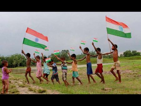 ಸ್ವಾತಂತ್ರ್ಯ ದಿನೋತ್ಸವ: ಹುಟ್ಟುಹಬ್ಬ ಆಚರಣೆಗೆ ಸಜ್ಜಾದ ಭಾರತ