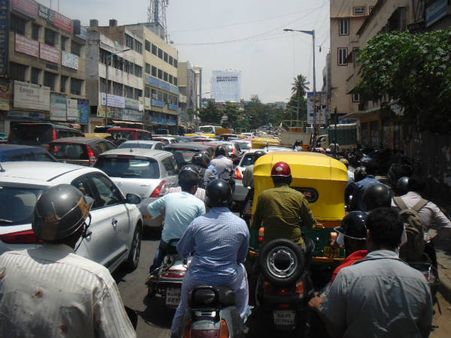 ಬೆಂಗಳೂರಲ್ಲಿ ಬಸ್ ಇಲ್ಲ, ಬಾಕಿ ಎಲ್ಲ ಎಂದಿನಂತೆ