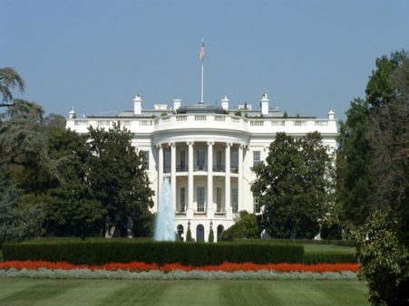 ವೈಟ್ ಹೌಸ್: ವಿಭಿನ್ನ ಅಭಿರುಚಿಗಳ ಕಲಾತ್ಮಕ ಕಟ್ಟಡ