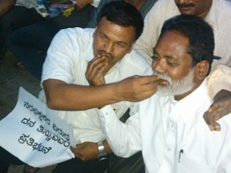 ಪೇಜಾವರ ಶ್ರೀಗಳನ್ನು ಚರ್ಚೆಗೆ ಕರೆದ ದಿನೇಶ್ ಅಮಿನಮಟ್ಟು