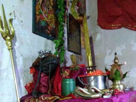 ಮಡಿಕೇರಿಯಲ್ಲಿ ನಿಧಿಗಾಗಿ ಮಹಿಳೆ ಕೊಂದ ಇಕ್ಬಾಲ್ ಸ್ವಾಮೀಜಿ?