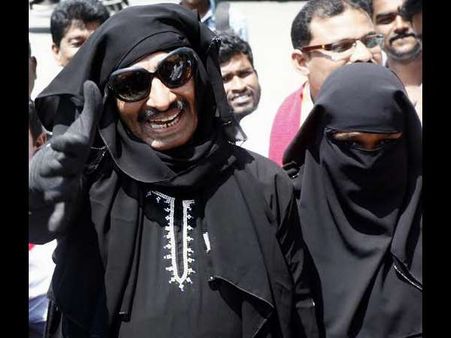 ಬುರ್ಖಾ ಧರಿಸಿ ಬಂದವರು ಮುಸ್ಲಿಂ ಮಹಿಳೆಯಲ್ಲ!