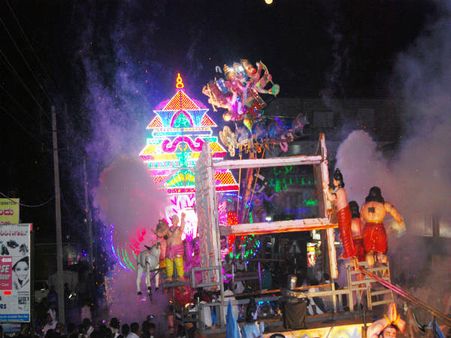 ದಸರಾ : ಮಡಿಕೇರಿಯಲ್ಲಿ ದಶ ಮಂಟಪಗಳ ಶೋಭಾಯಾತ್ರೆ