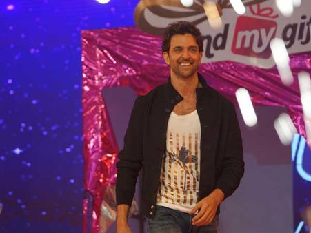 ಚಿತ್ರಗಳಲ್ಲಿ : 'ಸೆಂಡ್ ಮೈ ಗಿಫ್ಟ್' ಗೆ ಚಾಲನೆ ನೀಡಿದ ಹೃತಿಕ್ ರೋಷನ್