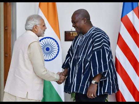 ಚಿತ್ರಗಳಲ್ಲಿ: ಆಫ್ರಿಕಾದ ಪ್ರಮುಖರನ್ನು ಭೇಟಿಯಾದ ಮೋದಿ