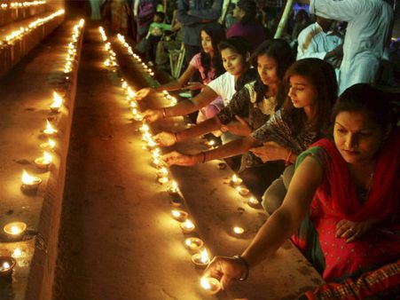 ದೀಪಾವಳಿ ಎಲ್ಲರ ಬಾಳಲ್ಲಿ ತರಲಿ ಬೆಳಕು