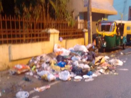 ಬೆಂಗಳೂರಿನ ರಸ್ತೆಗಳ ತುಂಬಾ ರಾಶಿ-ರಾಶಿ ಕಸ