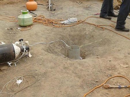 ಆಂಧ್ರದಲ್ಲಿ ತೆರೆದ ಕೊಳವೆ ಬಾವಿಗೆ ಬಿದ್ದ 1 ವರ್ಷದ ಬಾಲಕ