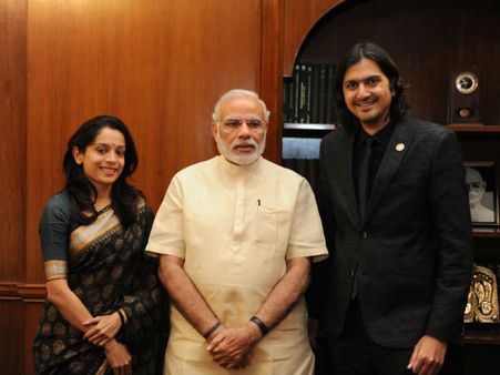 ಪ್ಯಾರೀಸ್ : ರಿಕ್ಕಿ ಕೇಜ್ ಆಲ್ಬಂ ಬಿಡುಗಡೆ ಮಾಡಿದ ಮೋದಿ