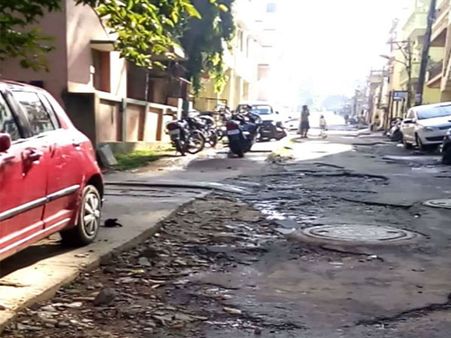 ಹೇಮಮಾಲಿನಿ ಕೆನ್ನೆ ತರ ಆಗ್ಲೇ ಇಲ್ಲ ನೋಡಿ ನನ್ ಮನೇ ರೋಡು!