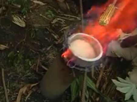 ಬಾಗಲಕೋಟೆ : ಬೆಂಕಿ ಉಗುಳುತ್ತಿದೆ ಕೊಳವೆ ಬಾವಿ!