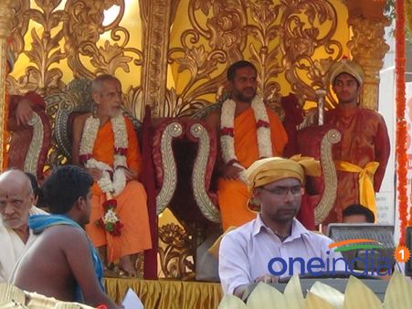 ಕೃಷ್ಣಮಠಕ್ಕೆ ಬನ್ನಿ, ರಾಜ್ಯದ ಸಂಕಷ್ಟ ದೂರವಾಗಲಿದೆ: ಸಿದ್ದುಗೆ ಪೇಜಾವರ ಶ್ರೀ