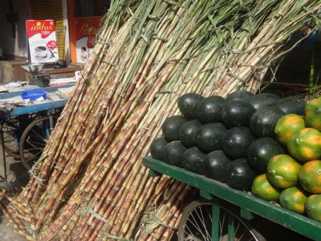 ಚೀನಿ ಕಾಯಿಗೆಷ್ಟು? ಜೋಡಿ ಕಬ್ಬಿಗೆಷ್ಟು? ಹೂವಿನ ದರ ಎಷ್ಟಿದೆ?
