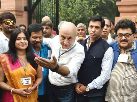 ಪದ್ಮ ಪ್ರಶಸ್ತಿ : ತೂರಿಬಂದ ವಿಡಂಬನೆಯ ಟ್ವೀಕಾಸ್ತ್ರಗಳು