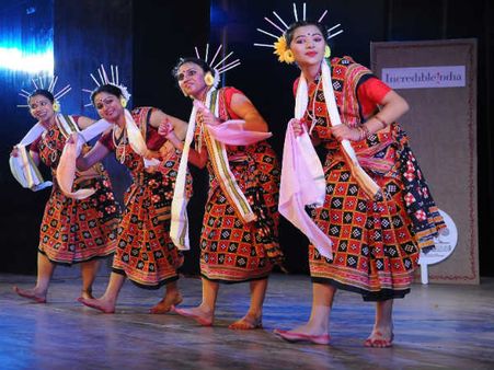 ಮೆಚ್ಚುಗೆ ಗಳಿಸಿದ ವಿಶ್ವ ಮಹಿಳಾ ಜಾನಪದ ನೃತ್ಯೋತ್ಸವ