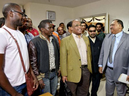 ತಾಂಜಾನಿಯ ವಿದ್ಯಾರ್ಥಿನಿ ಮೇಲೆ ಹಲ್ಲೆ : ಪೊಲೀಸರ ಅಮಾನತಿಗೆ ತಡೆ