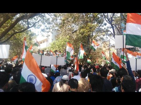 ಬೆಂಗಳೂರಲ್ಲಿ ಮತ್ತೆ ವಿಜೃಂಭಿಸಿದ ದೇಶಭಕ್ತಿಯ ರಂಗು