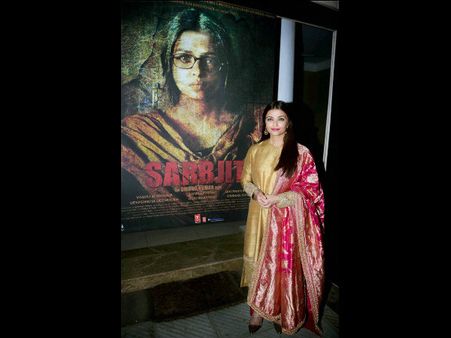 ಹೊಸ ಸಿನಿಮಾದ ಮೊದಲ ಪೋಸ್ಟರ್ ಬಿಡುಗಡೆಯಲ್ಲಿ ಐಶ್ವರ್ಯಾ ರೈ