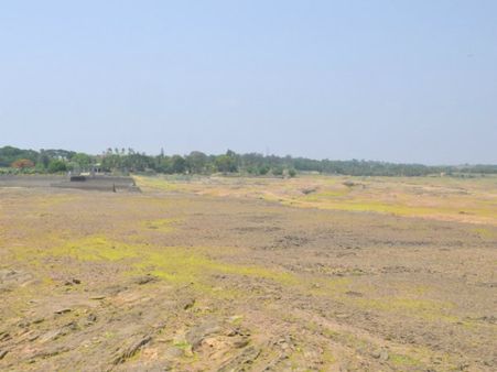 ಬಿರು ಬೇಸಿಗೆ, ಆಟದ ಮೈದಾನವಾದ ಕೆಆರ್ ಎಸ್ ಜಲಾಶಯ!