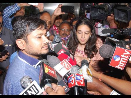 ರೋಹಿತ್ ವೇಮುಲ ಪರ ಕನ್ಹಯ್ಯ ಕುಮಾರ್ ಬ್ಯಾಟಿಂಗ್