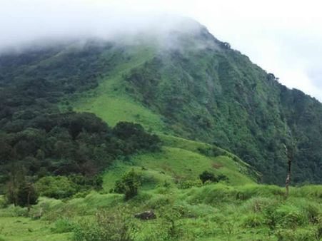 ಮಡಿಕೇರಿಯ ನಿಶಾನೆಮೊಟ್ಟೆ ಏರೋಕೆ ಗುಂಡಿಗೆ ಬೇಕು