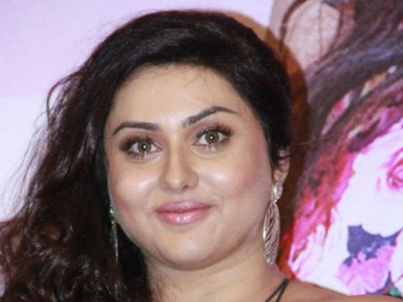 ಗ್ಲಾಮರ್ ನಟಿ ನಮಿತಾ ಈಗ ಜಯಲಲಿತಾ ಪರ ಪ್ರಚಾರಕಿ!