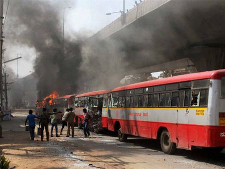 ನೌಕರರ ಪ್ರತಿಭಟನೆ ಗಲಭೆಗೆ ಕಾರಣವಾಗಿದ್ದು ಹೇಗೆ?