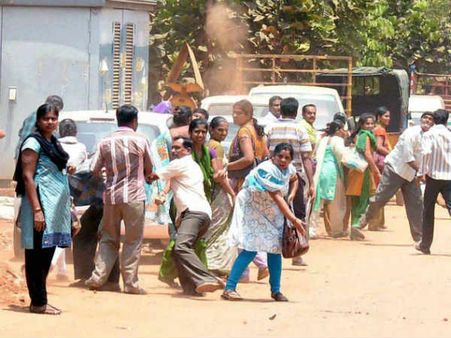 ಪಿಎಫ್‌ ವಿಚಾರದಲ್ಲಿ ನೌಕರರು ಬೀದಿಗಿಳಿದಿದ್ದು ಇದೇ ಮೊದಲಲ್ಲ