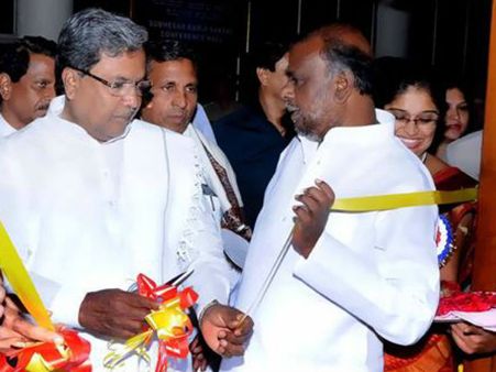 'ಖಾಸಗಿ ಶಾಲೆಗಳು ವೇಶ್ಯಾವಾಟಿಕೆ ಅಡ್ಡೆಗಳಿಗಿಂತ ಕಡೆ'