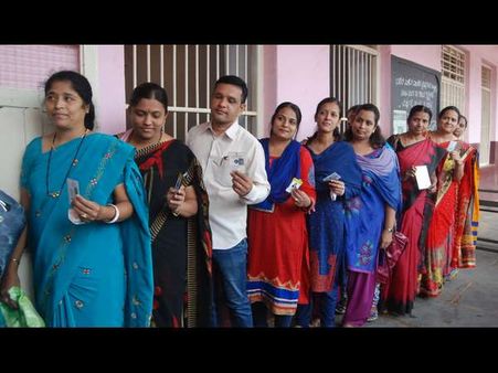 ಹುಬ್ಬಳ್ಳಿ: ಮತದಾನಕ್ಕೆ ಚಕ್ಕರ್ ಹೊಡೆದ ಶಿಕ್ಷಕರು