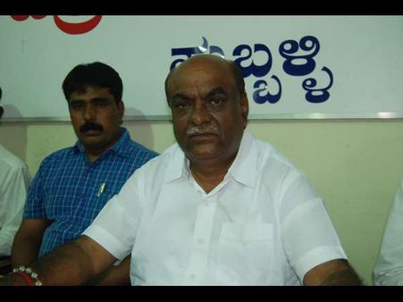 ಬಸವರಾಜ ಹೊರಟ್ಟಿ ಸುಳ್ಳಿನ ಸರದಾರ: ಕುಬೇರಪ್ಪ