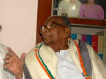 ಬೆಂಗಳೂರು ವಿಮಾನ ನಿಲ್ದಾಣಕ್ಕೆ ಚಾಲುಕ್ಯರ, ರಾಷ್ಟ್ರಕೂಟರ ಹೆಸರಿಡಿ: ಪಾಪು