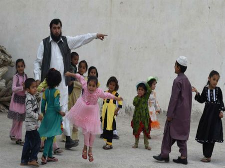 ಈತನಿಗೆ 3 ಹೆಂಡತಿಯರು, ಮಕ್ಕಳು 35, ಟಾರ್ಗೆಟ್ 100! ಶುಭವಾಗಲಿ!